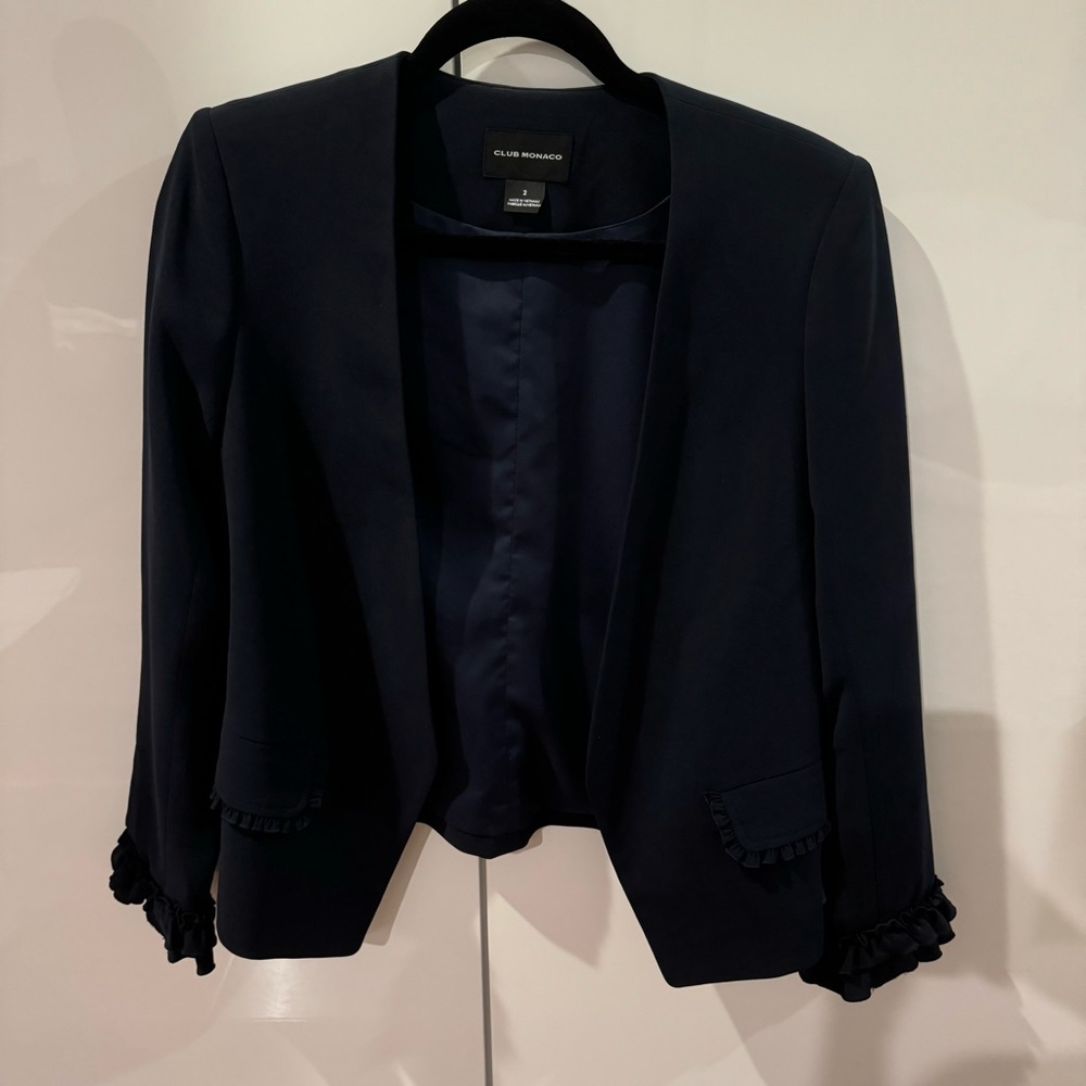 Club Monaco navy ruffle sleeve. Sz 2